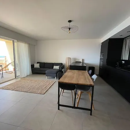 Διαμέρισμα T3 Face A La